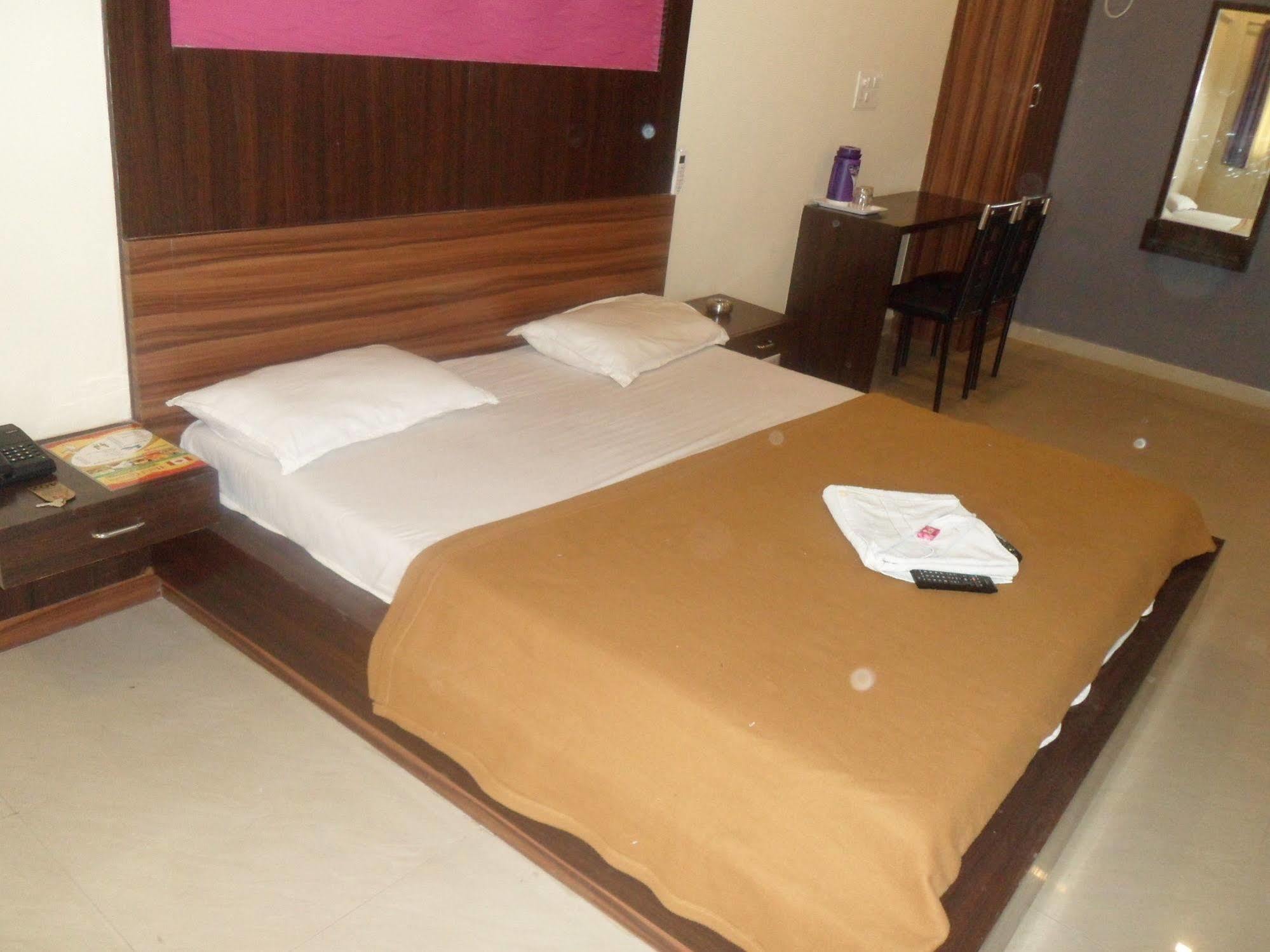 Hotel Canada Palace Watuwa المظهر الخارجي الصورة